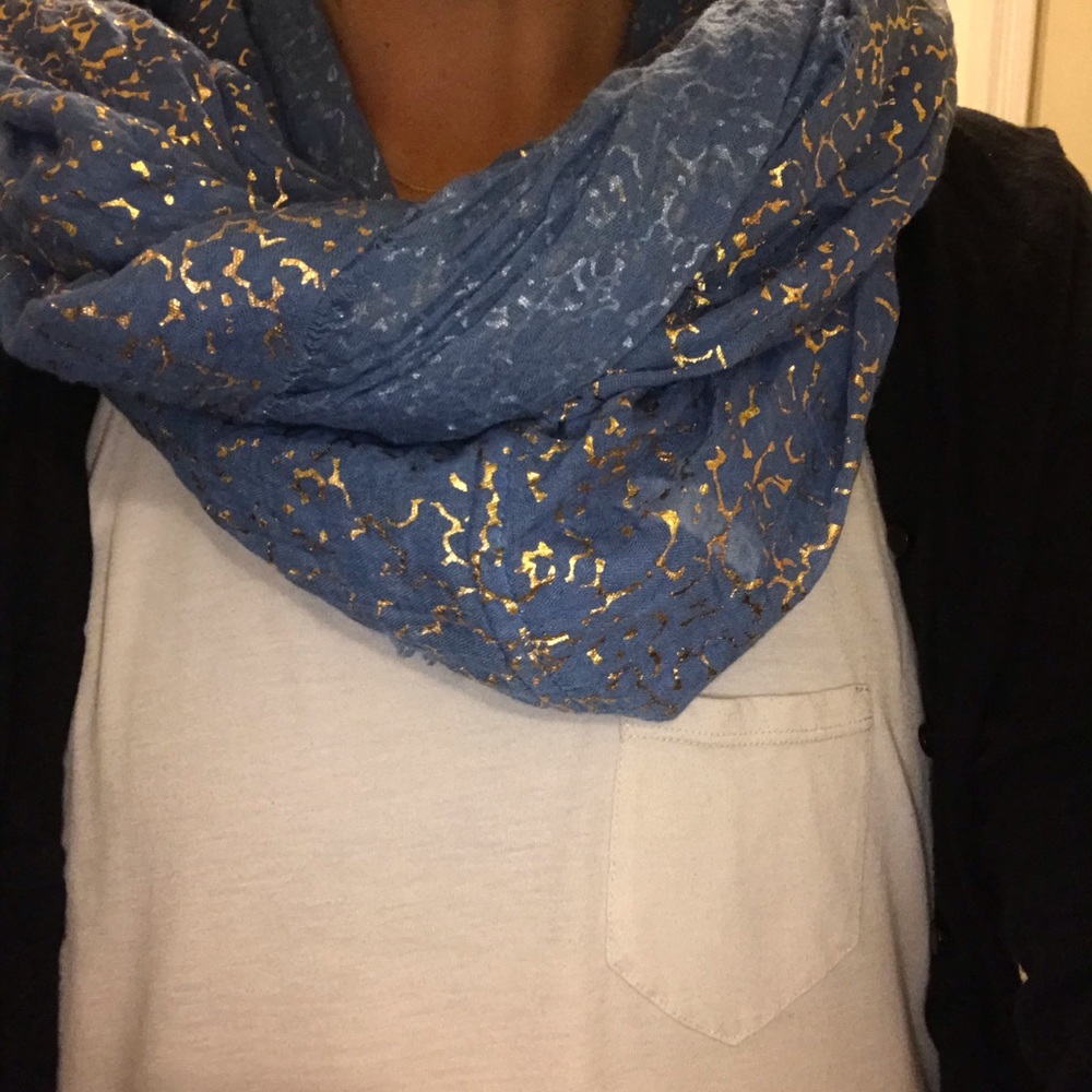 Infiniti scarf